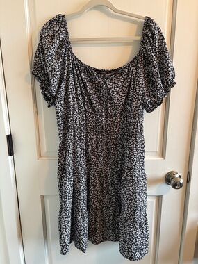 Floral Puff-Sleeve Midi Dress - Black/White